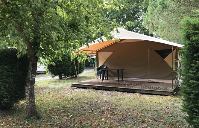 Camping La Chesnays 53 - Vendays-Montalivet