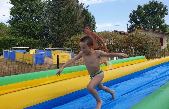 Camping le Chêne du Lac 16 - Bayas