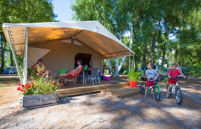 Camping Les Ourmes 18 - Hourtin