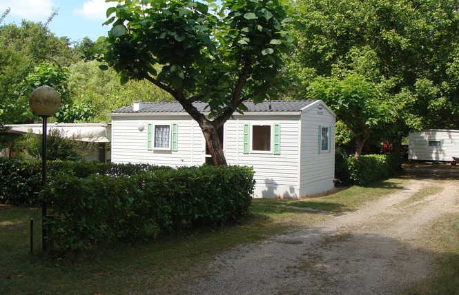 Camping Les Terres du Maine Blanc 12 - Saint-Christoly-de-Blaye